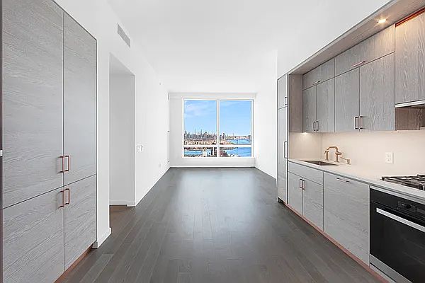 1st image of 1 City Point Floor 56