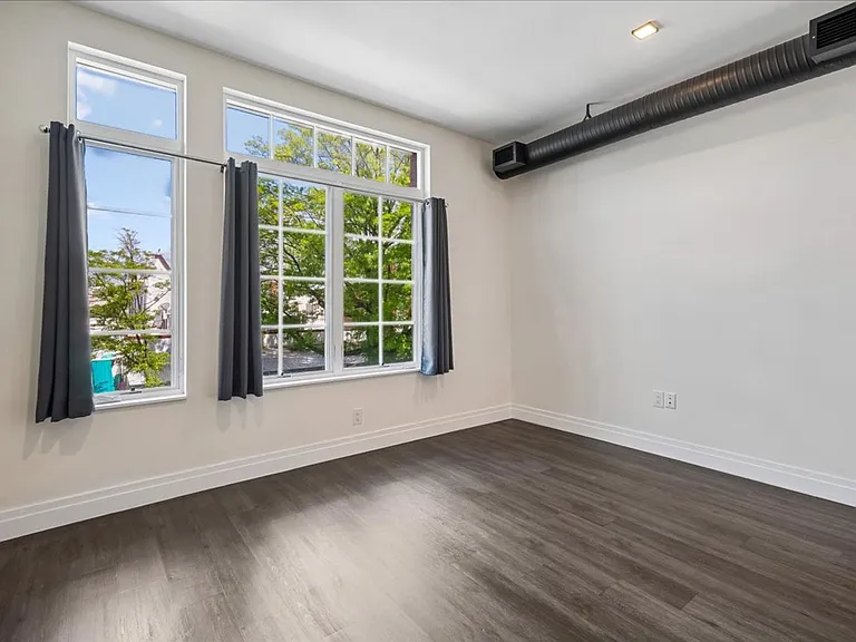 3225 Georgia Ave NW — Photo 13