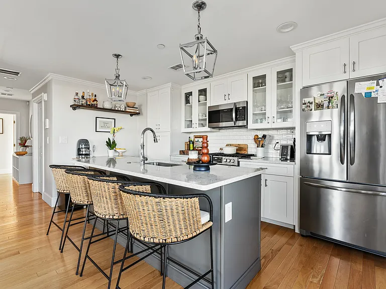 280 E Eagle St #3 — Photo 8