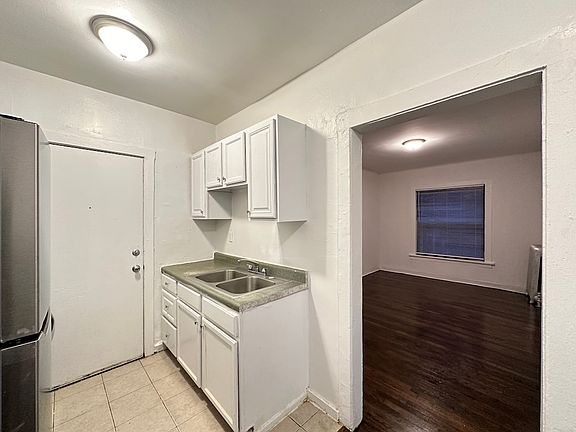 5th image of 933 W Sunnyside Ave #S2