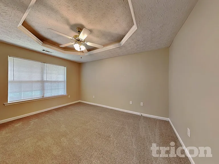 50 Tufts Cir — Photo 6