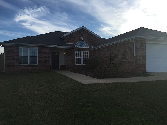 2nd image of 1081 Maplewood Dr