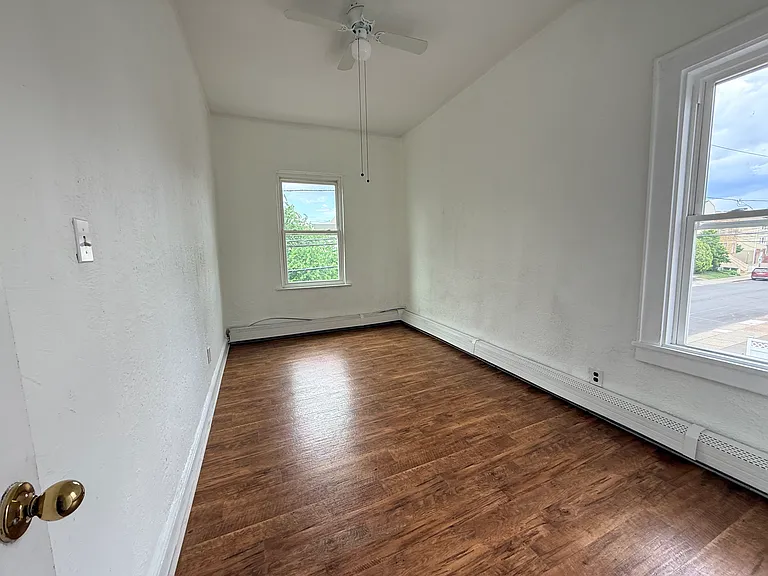 182 Farnham Ave #2 — Photo 17