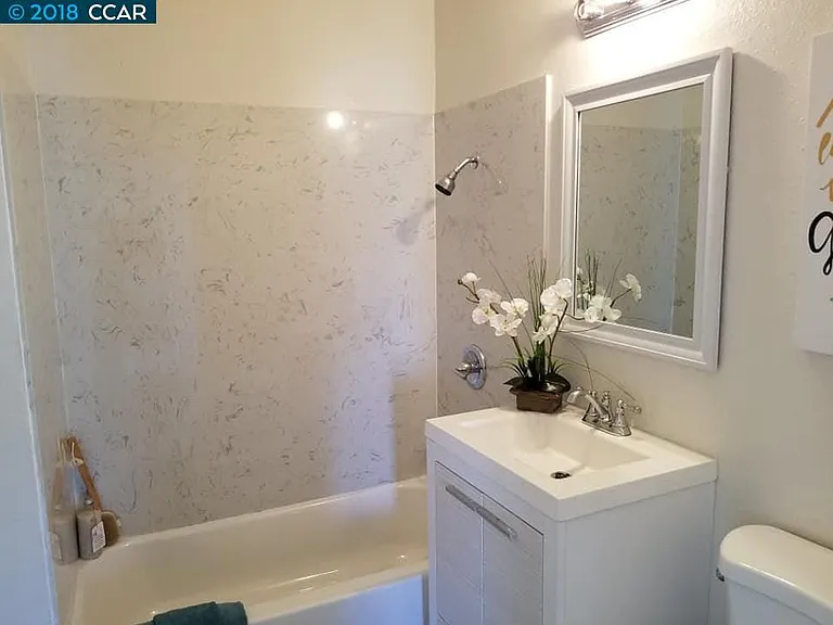 4226 Roosevelt Ave — Photo 2