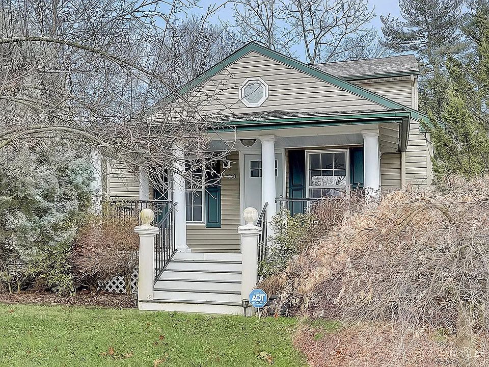 1st image of 530 Richards Rd
