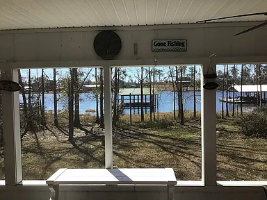 2911 Sunset Dr — exterior photo