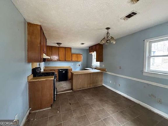 4th image of 6240 Humphries Hill Rd