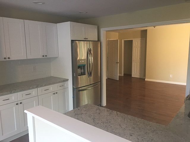 2nd image of 795 Belmore Ave