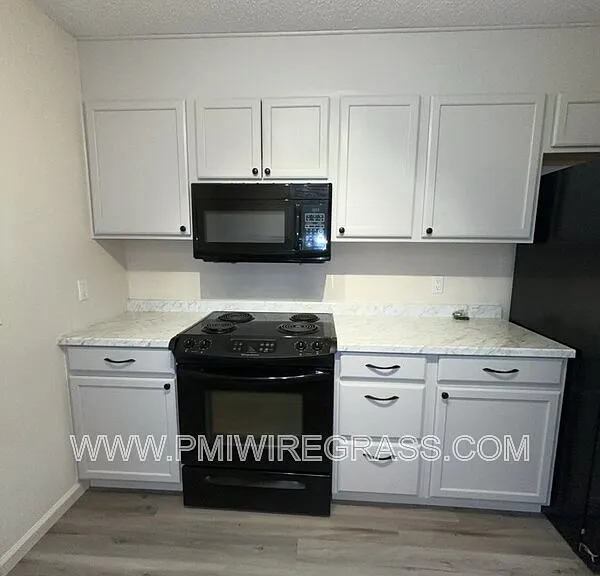 214 Brookside Ln — Photo 20