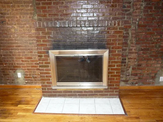 Rented by Chartwell Manhattan Realty | media 18