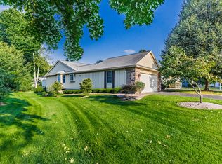 11 Summer Tree, Pittsford, NY 14534