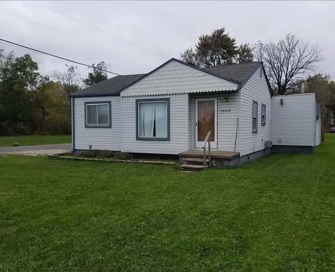28456 Ecorse Rd — Photo 1