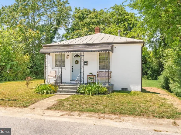 24 S Burch St, Petersburg, VA 23803