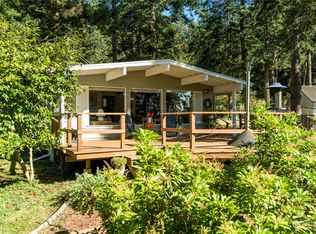 5365 Skewes Ln, Freeland, WA 98249