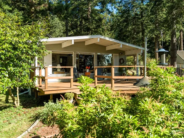 5365 W Skewes Lane W, Freeland, WA 98249