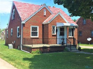 420 Hillside Dr, Rossford, OH