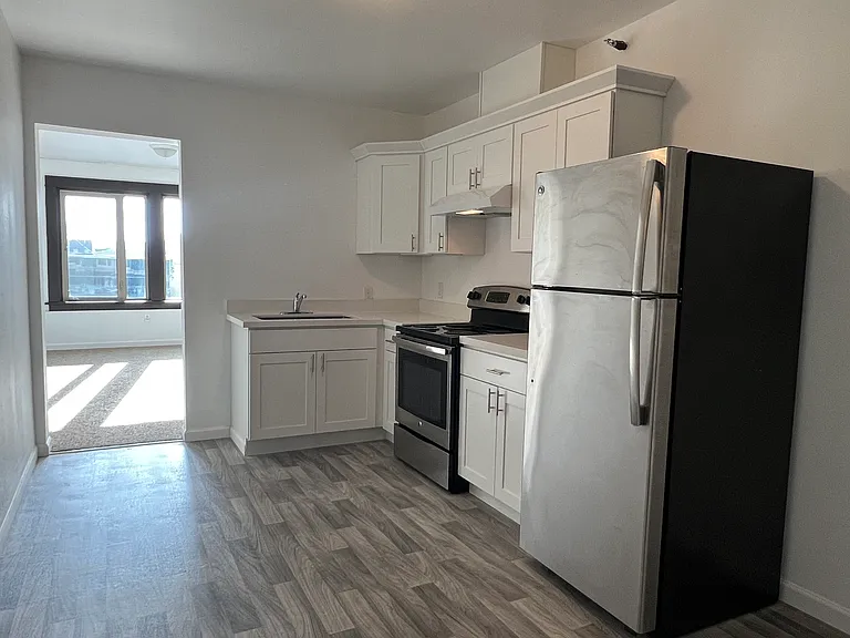 212 E Wishkah St #201 — Photo 2