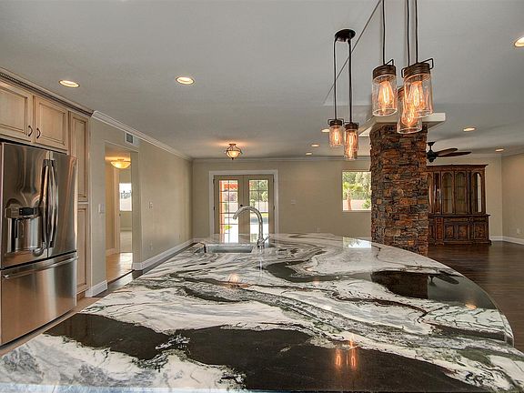 4th image of 7123 E Dreyfus Ave