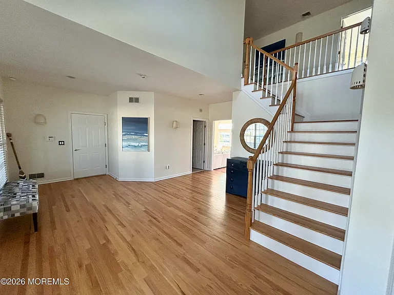 206 Pointe Dr — Photo 3