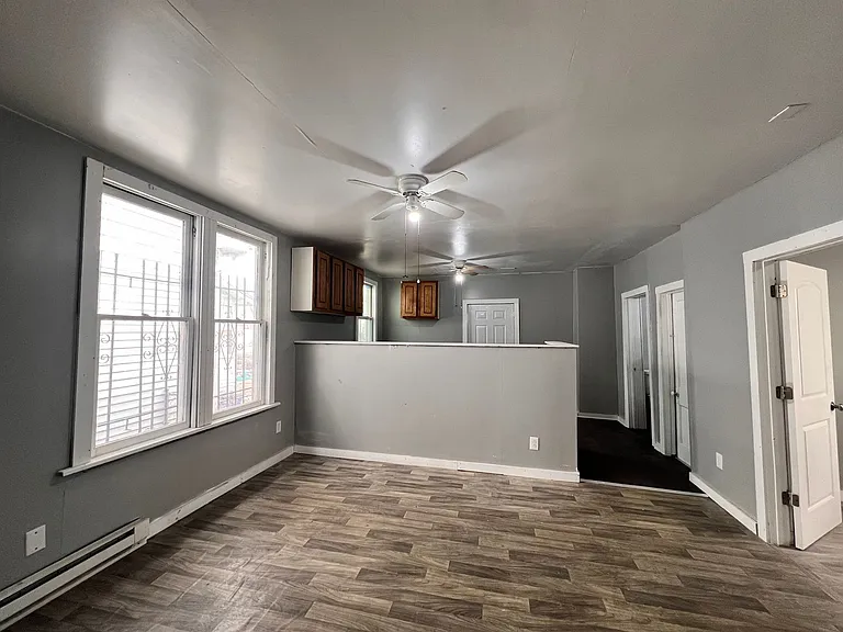1037 Orchard St — Photo 4