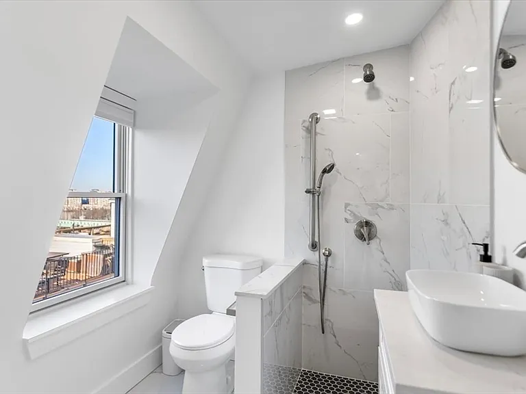6 Goodwin Pl #4 — Photo 15