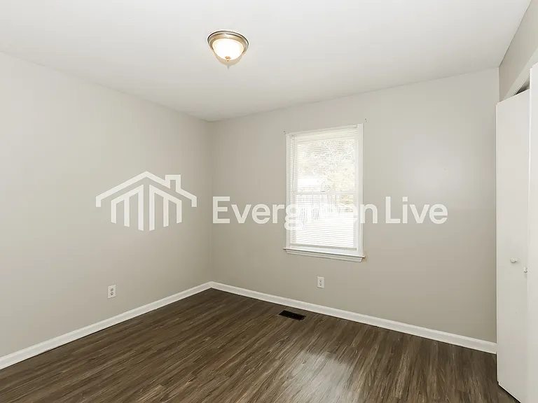 204 Belair Rd — Photo 12