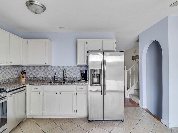 2nd image of 2202 Woodhavens Dr