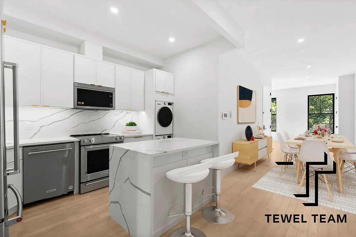 Building Photo - 261 W 131st St #1