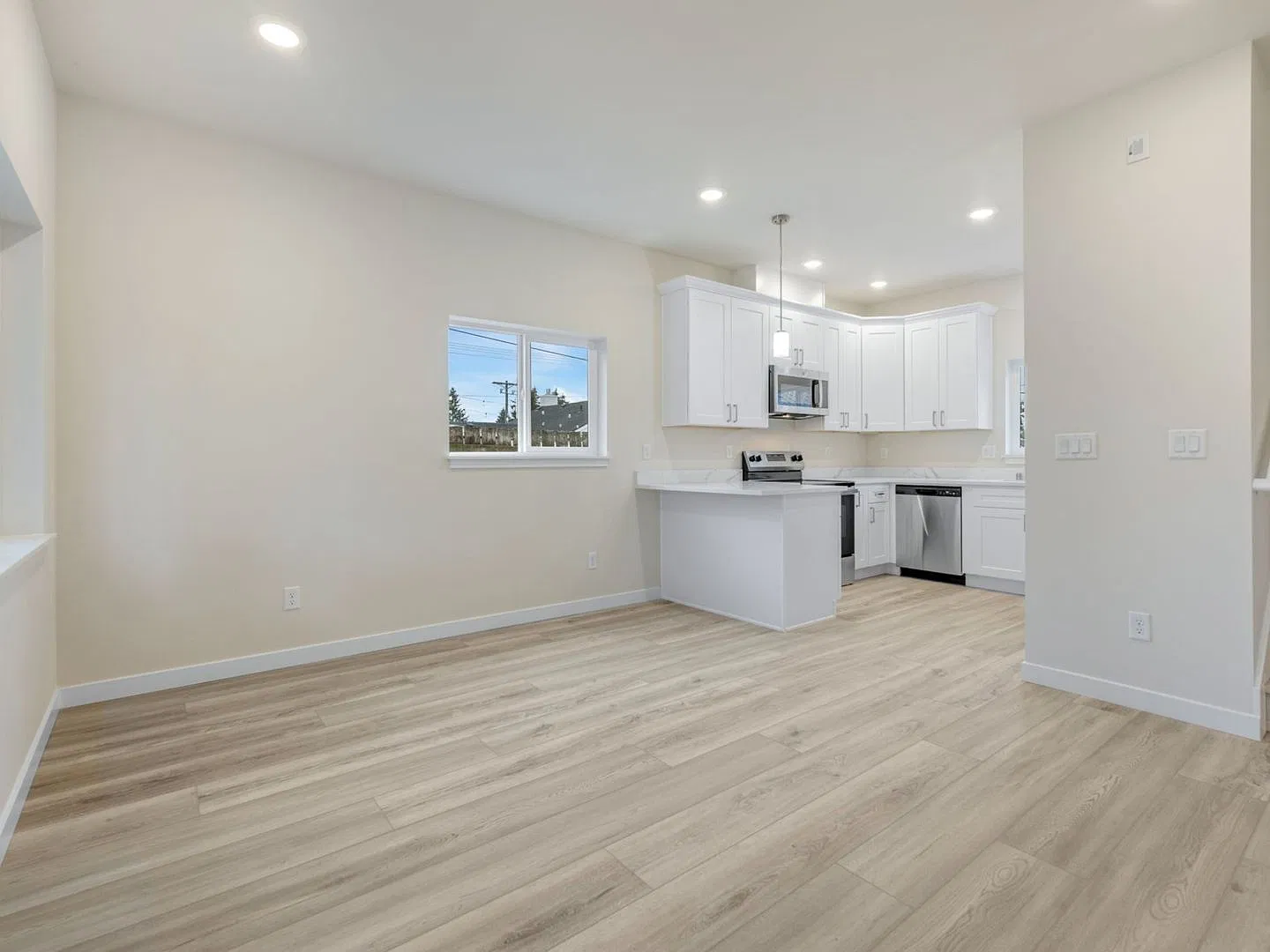 Brand-New Detached 3-Bedroom Home Near Point Ruston A/C & Alley Parking! — Photo 3