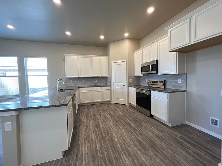 1910 Crescent Pl #1118 — Photo 5