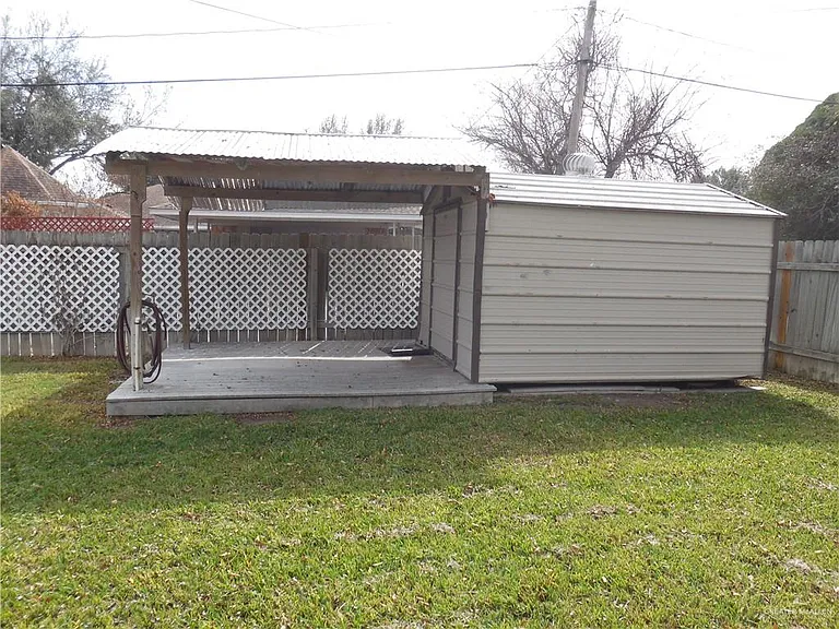 118 E Iris Ave — Photo 33