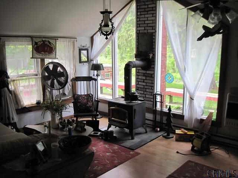 5th image of 893 HONEY HOLLOW Road