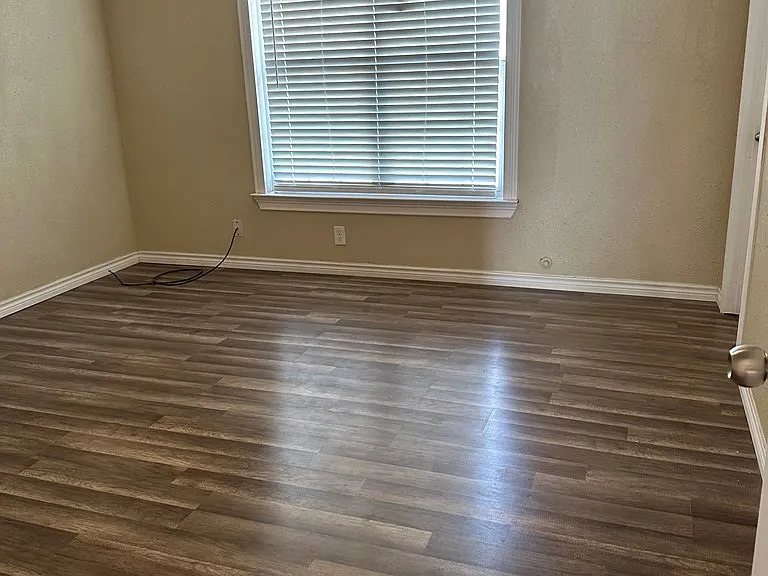 1711 Doran Dr — Photo 2