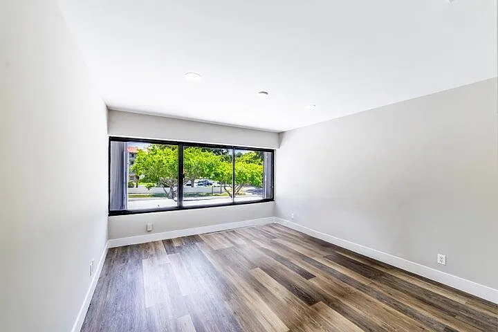 2517 Presidential Way #B — Photo 32