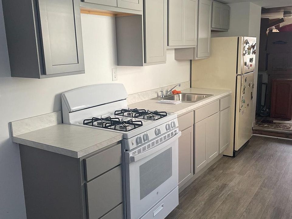 2nd image of 1911 Eastern Ave