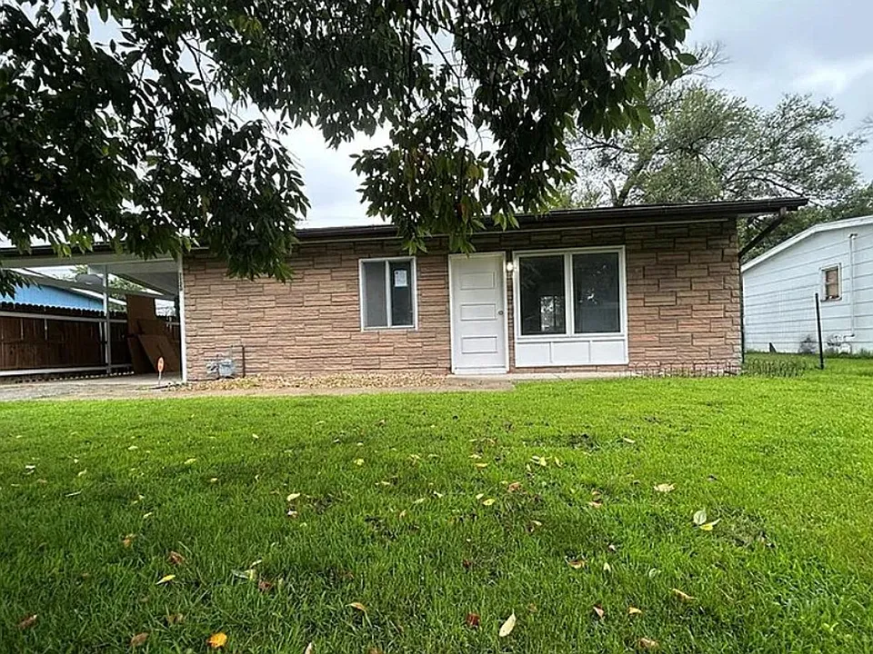 1120 Saint Michael Dr