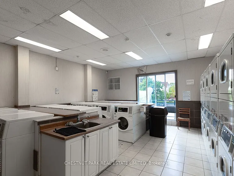 150 Lakeshore Rd W #1003 — Photo 40