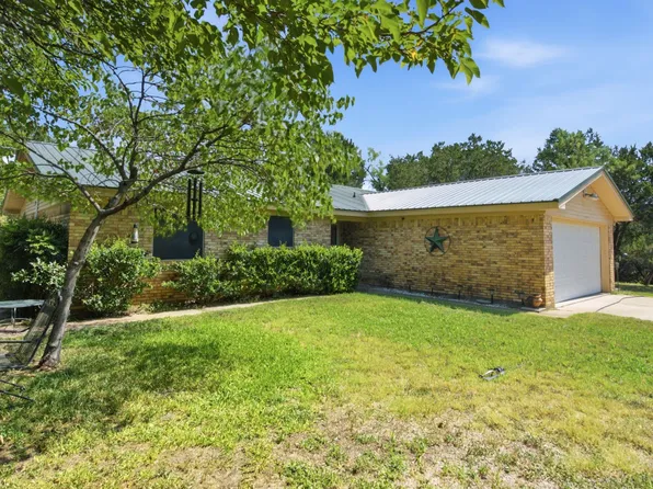 135 Indian Mountain Ct, Granbury, TX 76048