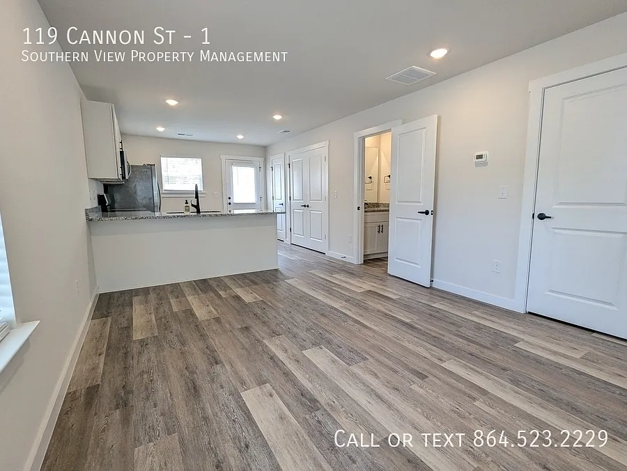 3 bed, 2.5 bath, 1333 sqft, $1,595 — Photo 4