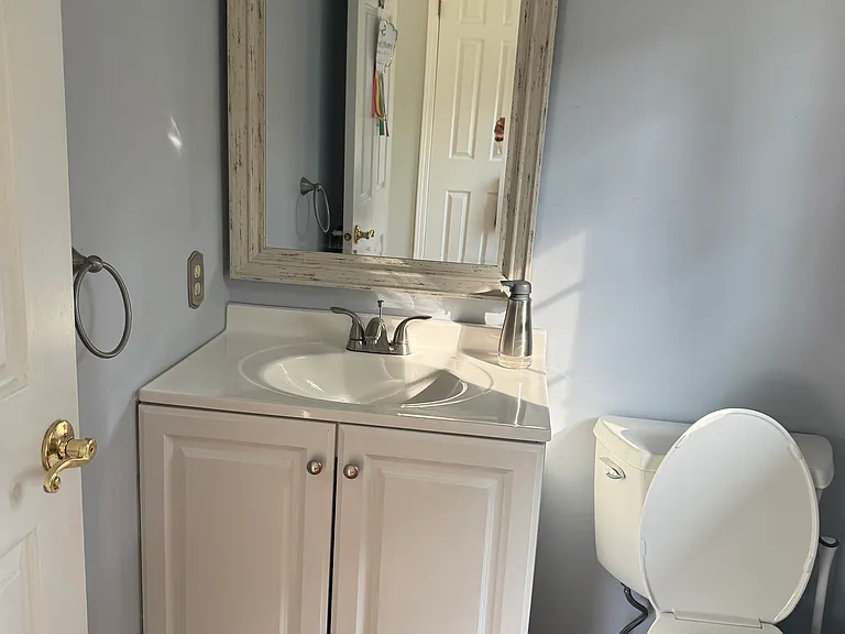 205 E Village Ln — Photo 5