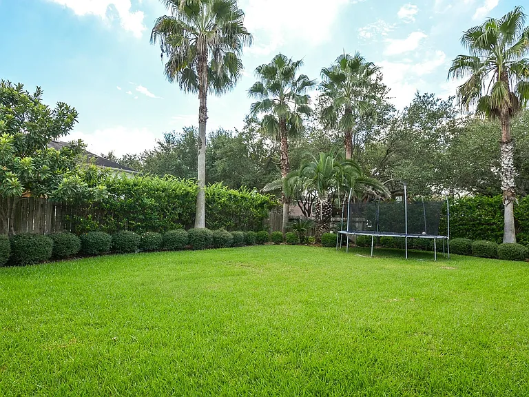 17415 Fountainview Cir — Photo 25