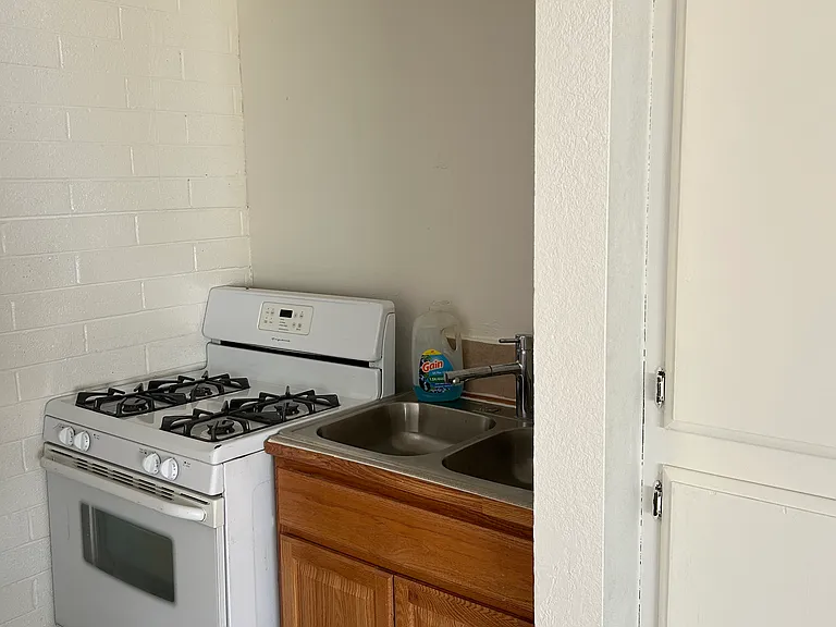 380 Riverfront Dr #A — Photo 8