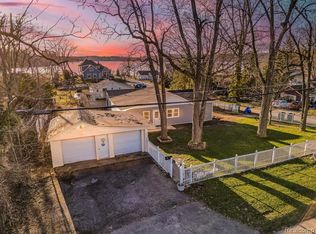 311 Longspur Ln, Commerce Township, MI 48382