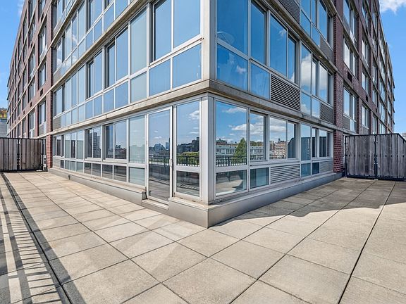 4th image of 229 Chrystie St #915A