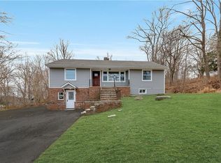71 Summit Ave, Central Valley, NY 10917