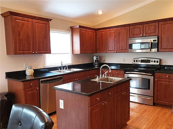 3rd image of 8637 Longboat Ln