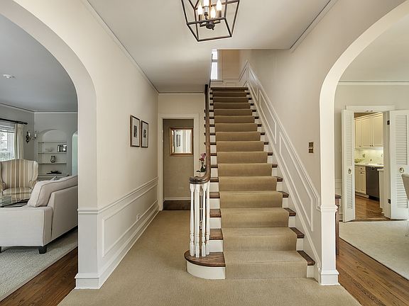 4th image of 727 Cummings Ave