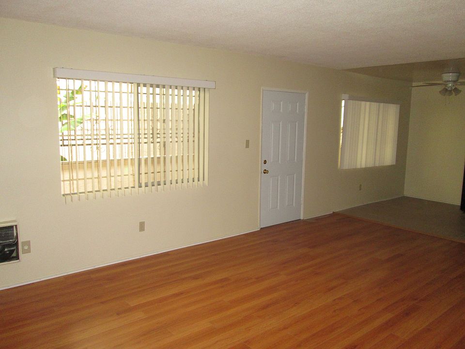 1st image of 129 S Manhattan Pl APT 2