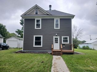 614 1st St, Traer, IA 50675