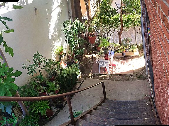 4th image of 726 N Van Ness Ave APT 203